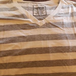 Short sleeve V neck  strip shirt